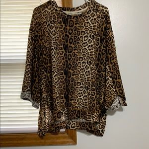 Boutique leopard top